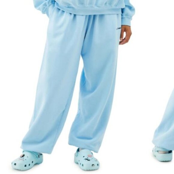 UO Iets frans SIZE SMALL - Picture 1 of 2